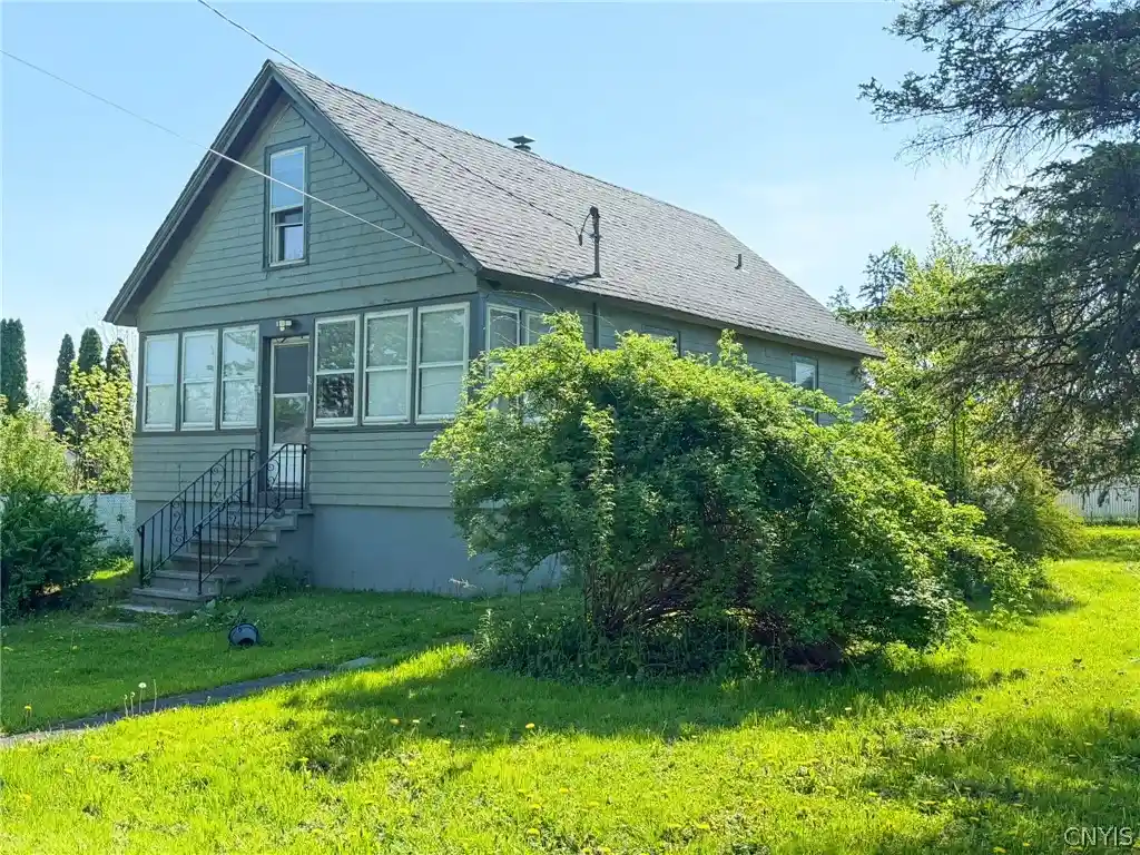 Photo 1 of Single family home for sale at 16 1st Street, Yorkville, NY 13495 | MLS# S1721941 | Listing updated on 2026-10-13