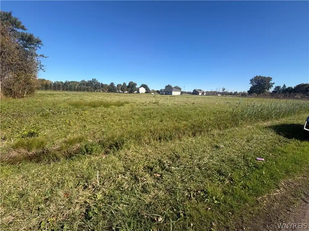 Photo 1 of Sale Pending at 1115 Rapids Rd, Lockport, NY 14094 | MLS# B1721733 | Listing updated on 2026-10-16