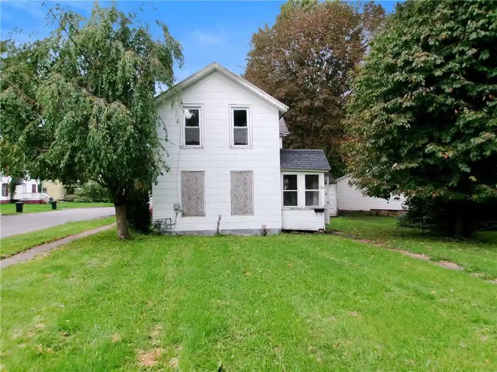 Single family home for sale at 20 Clarendon St, Albion, NY 14411 | MLS# R1722055
