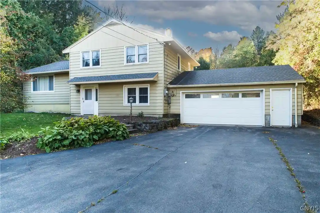 Single family home for sale at 3109 Eager Rd, Jamesville, NY 13078 | MLS# S1720827