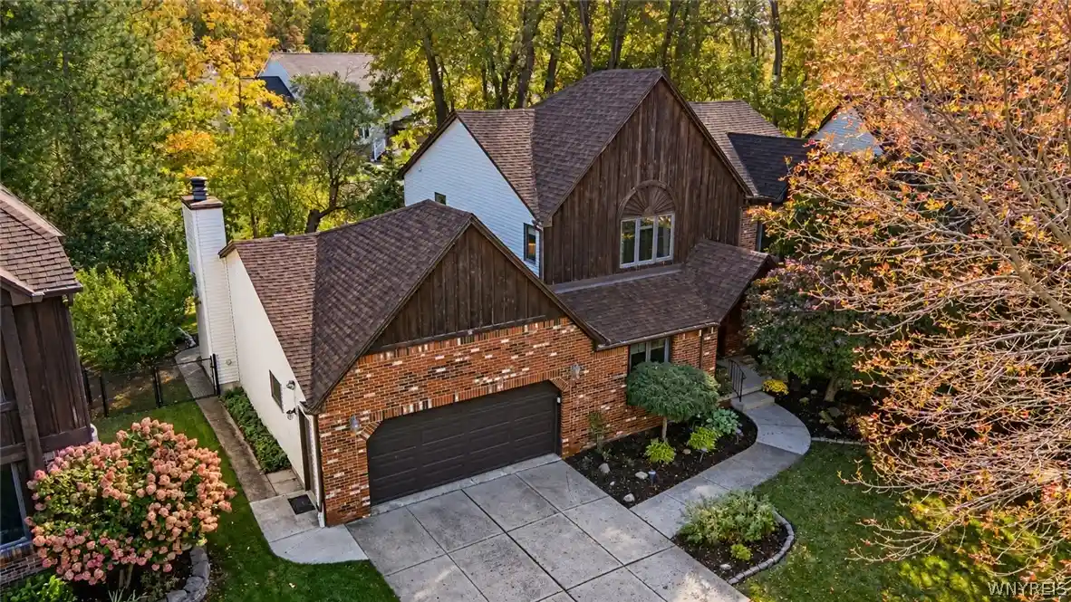 Photo 1 of Sale Pending at 106 Greencastle Ln, Buffalo, NY 14221 | MLS# B1720612 | Listing updated on 2026-10-28