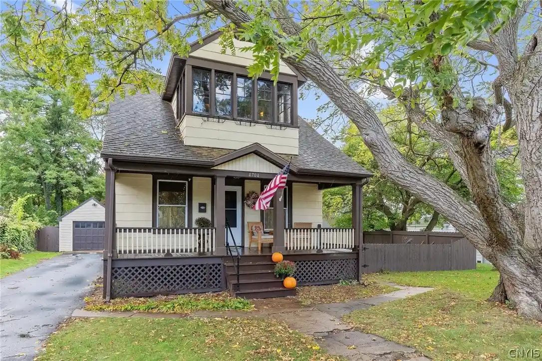 Photo 1 of Single family home for sale at 4704 James St, East Syracuse, NY 13057 | MLS# S1720809 | Listing updated on 2026-10-22