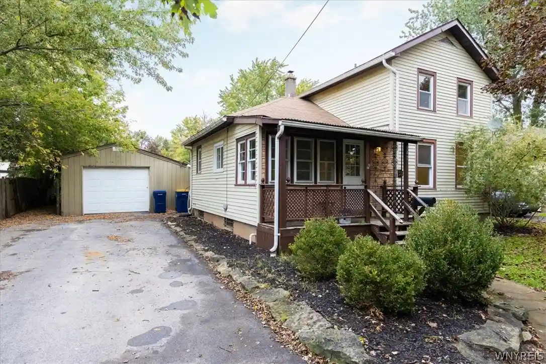 Photo 1 of Sale Pending at 147 Stevens St, Lockport, NY 14094 | MLS# B1722084 | Listing updated on 2026-10-22