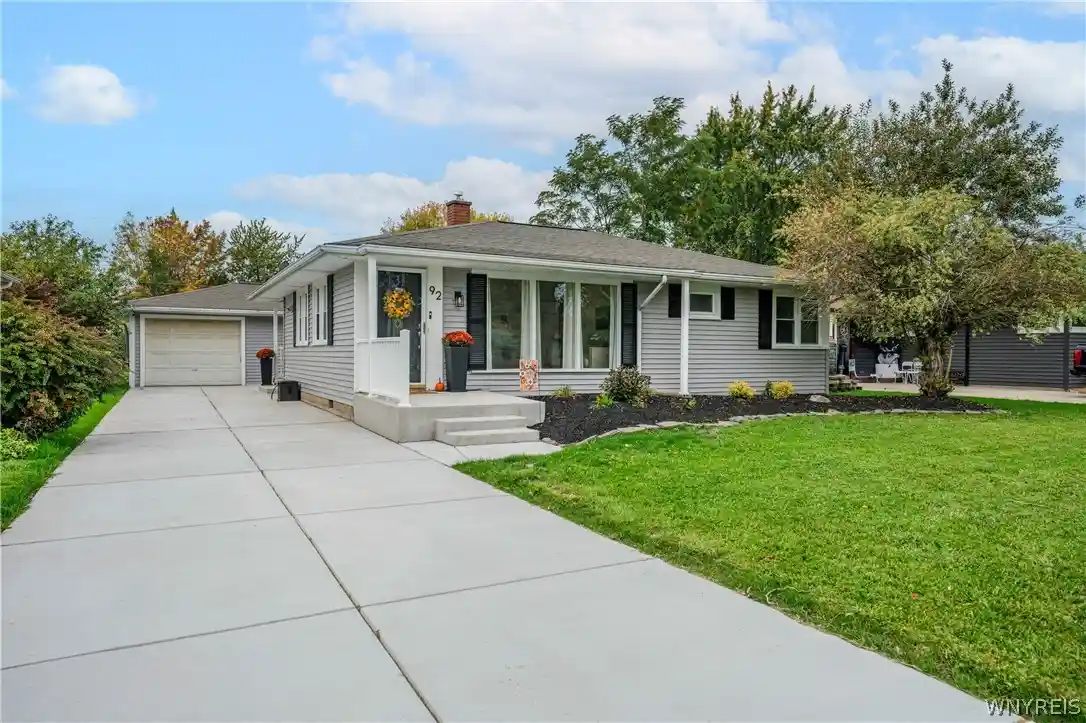 Single family home for sale at 92 Mapleview Dr, Buffalo, NY 14226 | MLS# B1721481