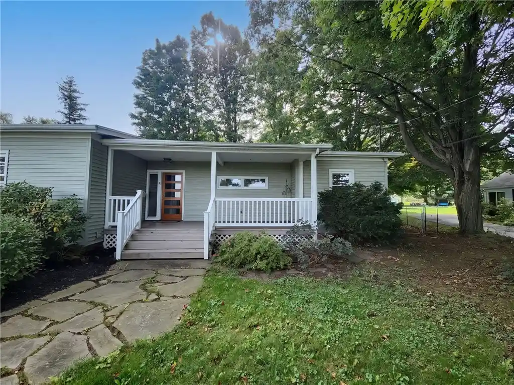 Photo 1 of Single family home for sale at 180 W Main St, Westfield, NY 14787 | MLS# R1721218 | Listing updated on 2026-10-27