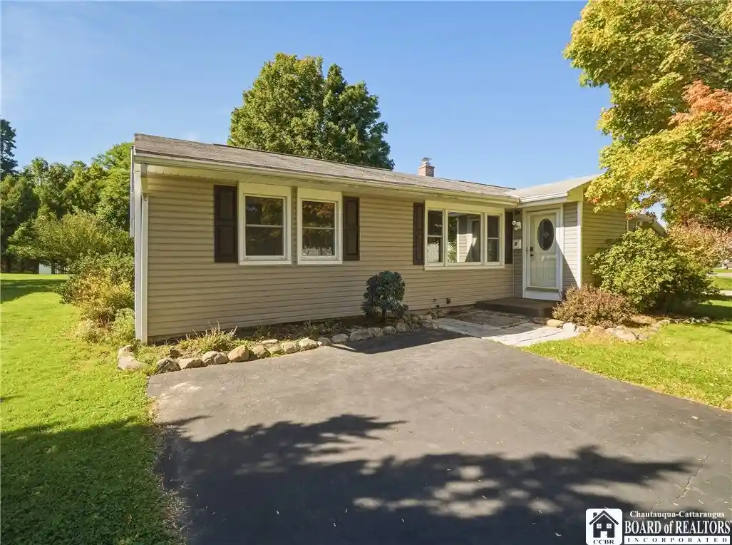 Single family home for sale at 7 Georges Pl, Fredonia, NY 14063 | MLS# R1721348
