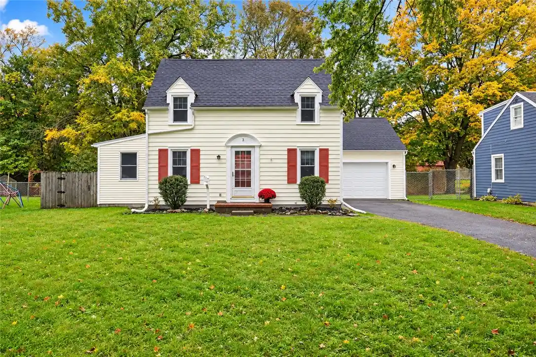 Photo 1 of Single family home for sale at 3 Barratt Pl, Fairport, NY 14450 | MLS# R1722271 | Listing updated on 2026-10-27