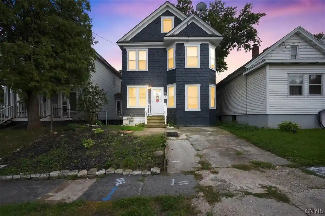 Photo 1 of Sale Pending at 310 Boyden St, Syracuse, NY 13203 | MLS# S1722210 | Listing updated on 2026-10-22