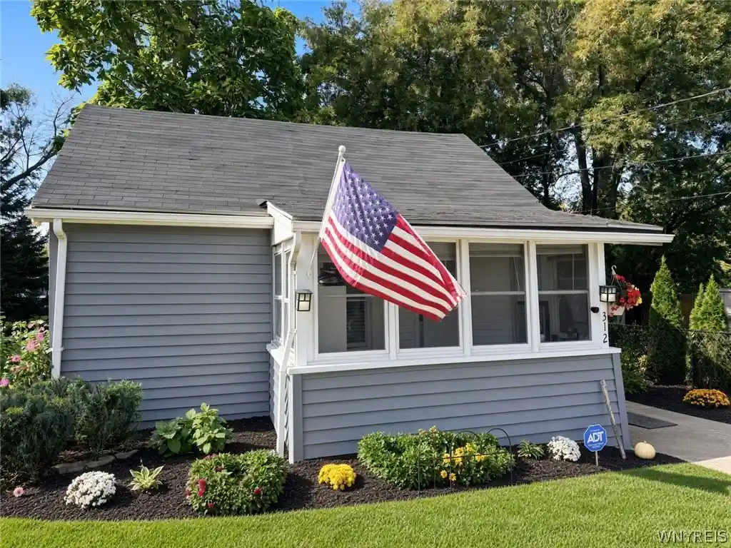 Photo 1 of Single family home for sale at 312 74th Street, Niagara Falls, NY 14304 | MLS# B1722295 | Listing updated on 2026-10-15