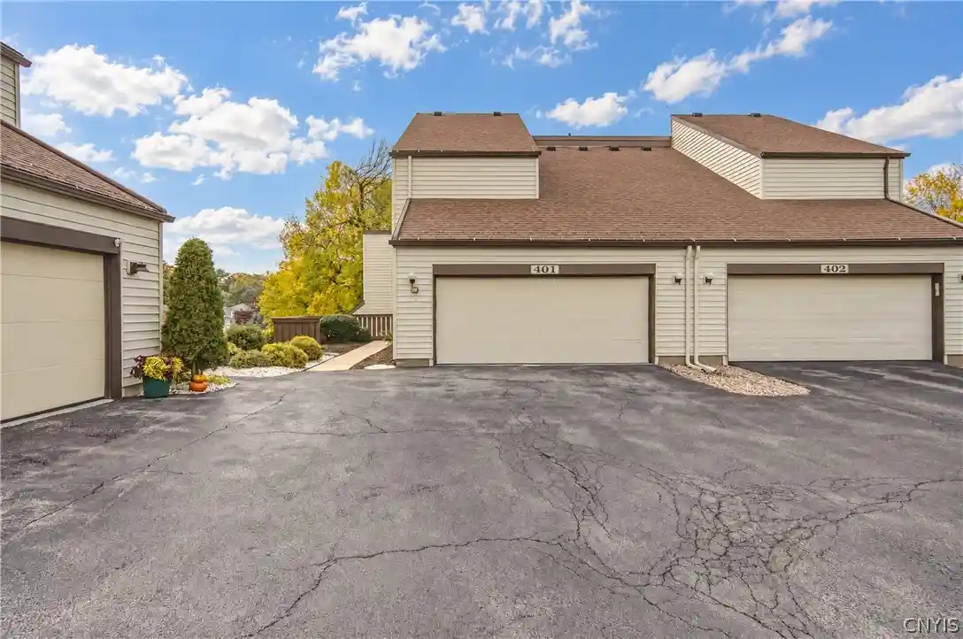 Photo 1 of Sale Pending at 401 Woburn Dr, Camillus, NY 13031 | MLS# S1722045 | Listing updated on 2026-10-25