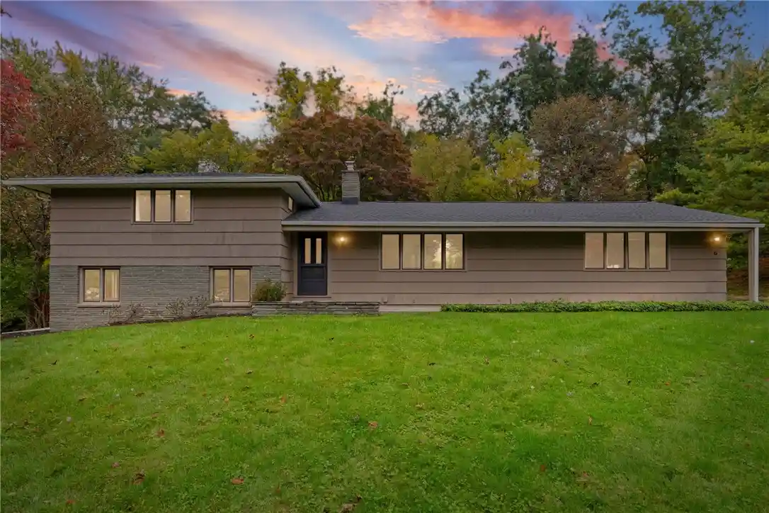 Photo 1 of Single family home for sale at 6 Mountain Rise, Fairport, NY 14450 | MLS# R1705806 | Listing updated on 2026-10-26