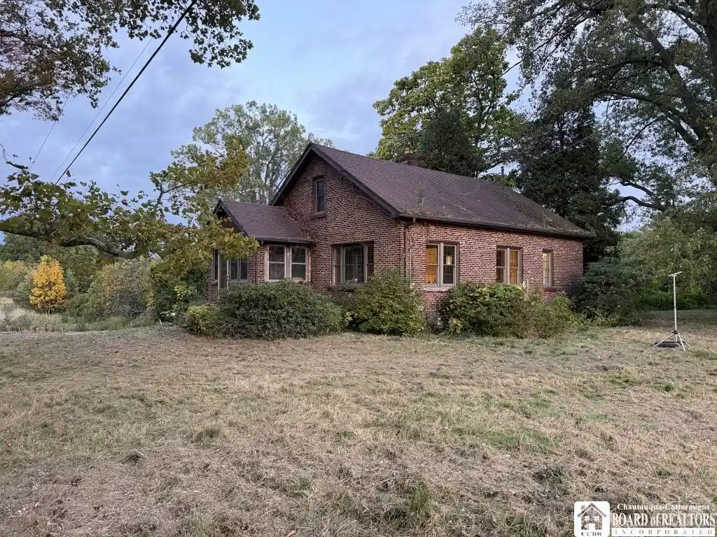 Photo 1 of Single family home for sale at 9411 E Lake Rd, Ripley, NY 14775 | MLS# R1722649 | Listing updated on 2026-10-29
