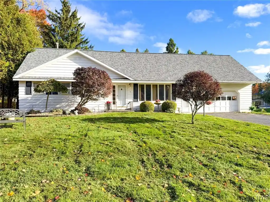 Photo 1 of Single family home for sale at 4 Symphony Dr, Whitesboro, NY 13492 | MLS# S1722498 | Listing updated on 2026-10-15