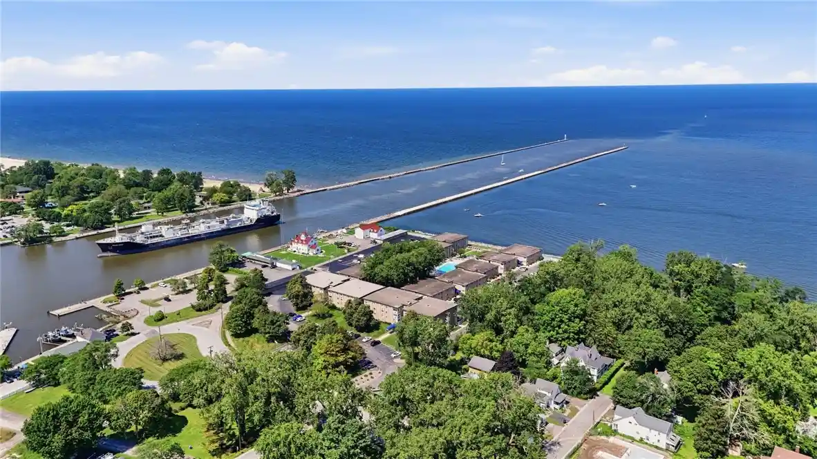 Condo for sale at 811 Westage At The Harbor, Rochester, NY 14617 | MLS# R1722531