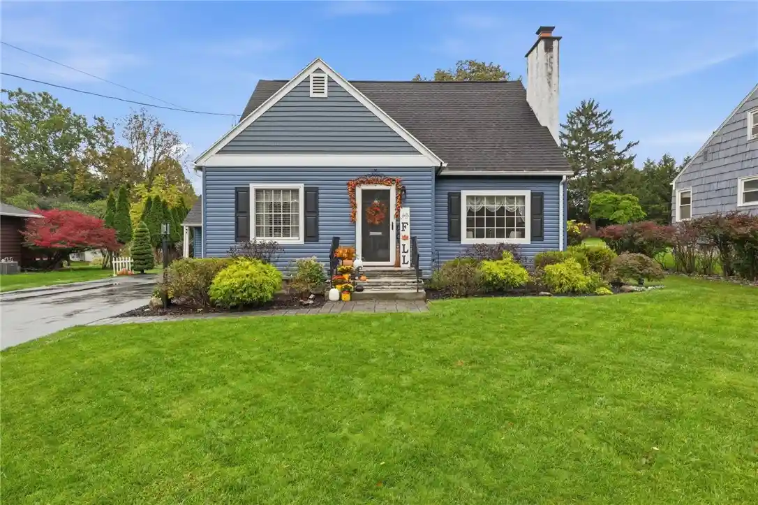 Photo 1 of Single family home for sale at 129 Rose Dr, Newark, NY 14513 | MLS# R1722142 | Listing updated on 2026-10-29