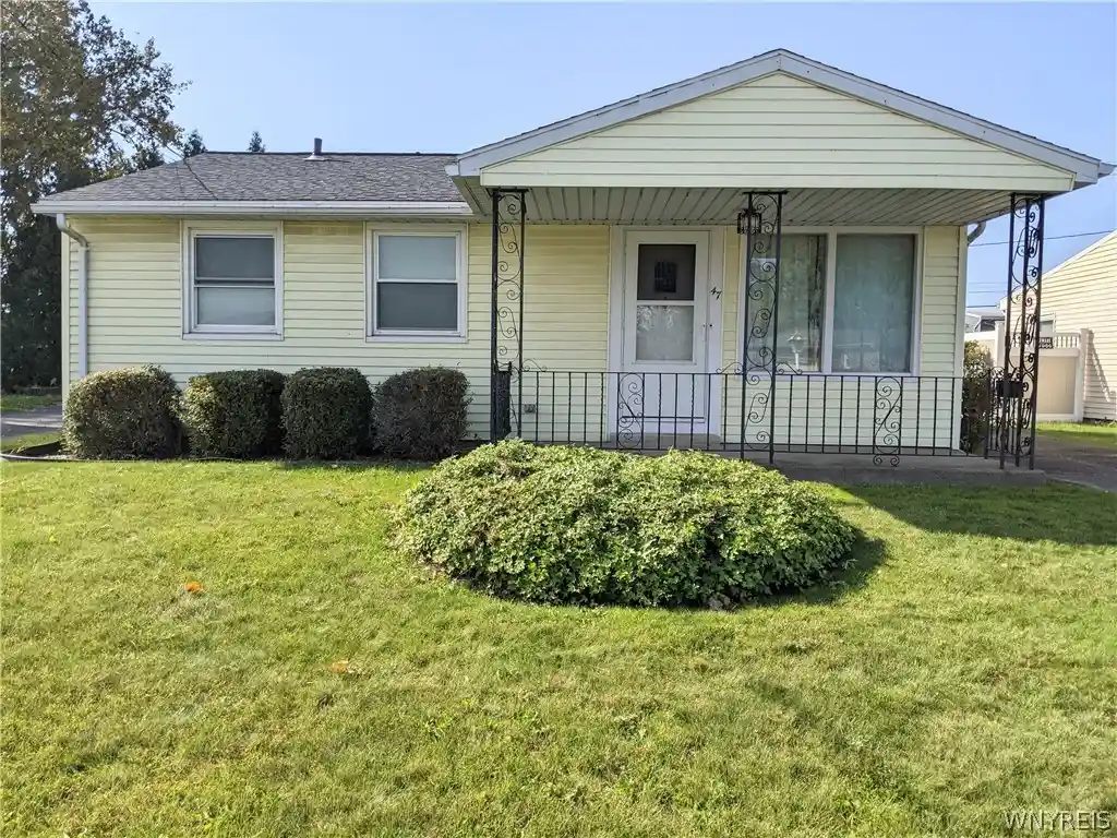 Photo 1 of Single family home for sale at 47 S Glidden St, Buffalo, NY 14206 | MLS# B1722697 | Listing updated on 2026-10-29