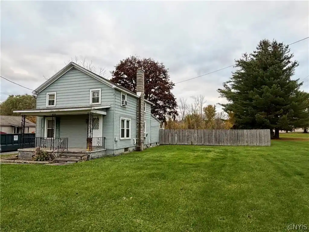Photo 1 of Single family home for sale at 716 Phillips St, Fulton, NY 13069 | MLS# S1722372 | Listing updated on 2026-10-29