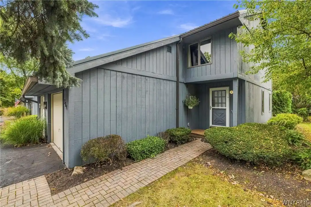 Photo 1 of Condo for sale at 714 Tuscarora St, Lewiston, NY 14092 | MLS# B1722168 | Listing updated on 2026-10-25