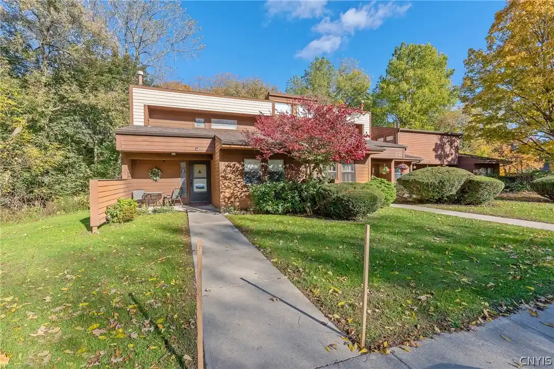 Condo for sale at 310 Higgins Dr, Baldwinsville, NY 13027 | MLS# S1720811