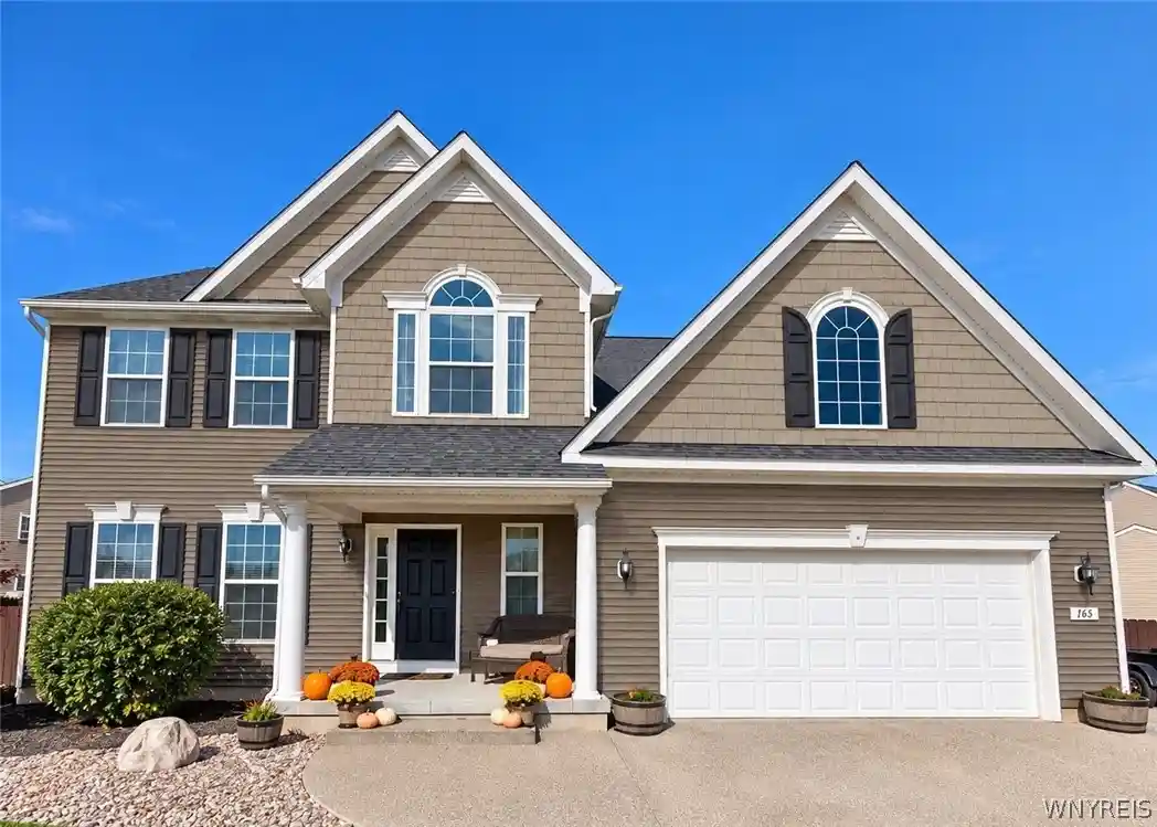 Photo 1 of Sale Pending at 165 Windham Ln, Grand Island, NY 14072 | MLS# B1722921 | Listing updated on 2026-10-29