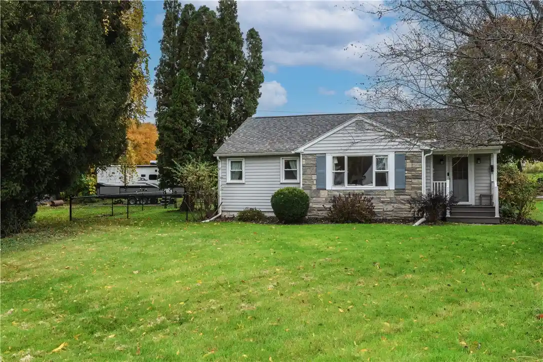 Photo 1 of Single family home for sale at 487 Hammond St, Corning, NY 14830 | MLS# R1723279 | Listing updated on 2026-10-29