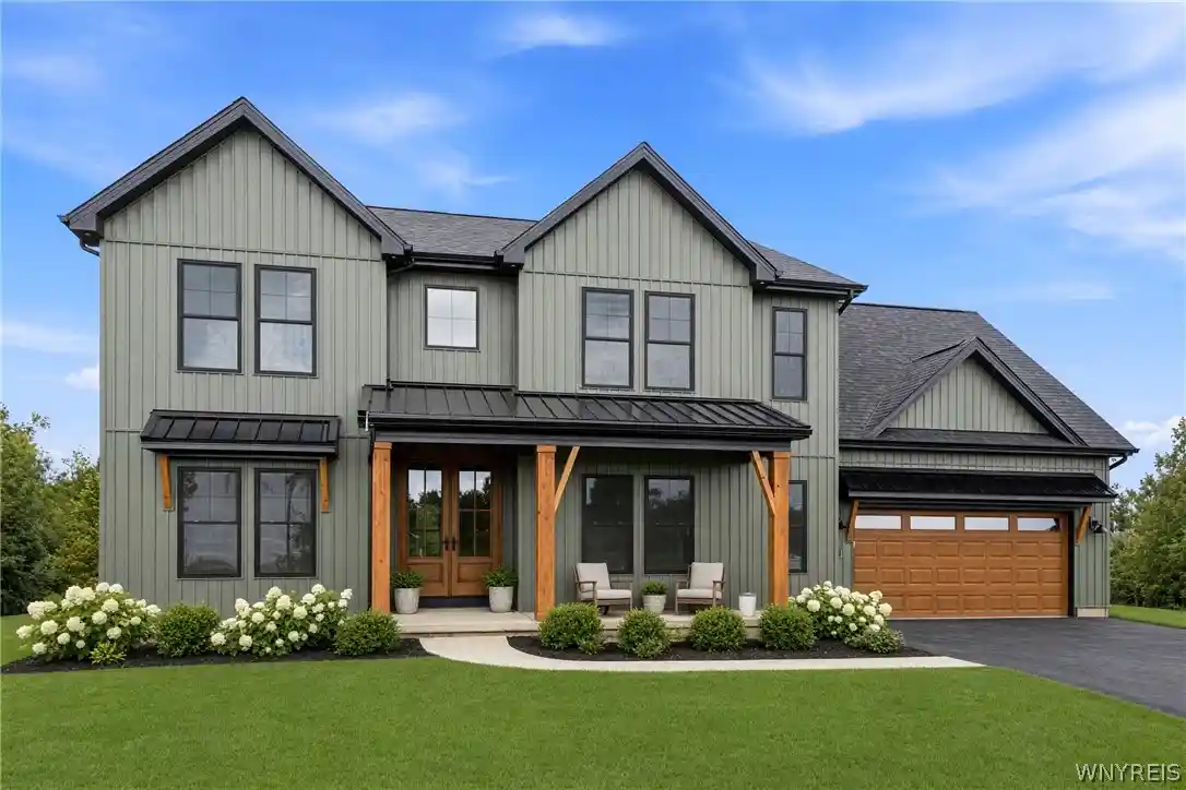 Photo 1 of Single family home for sale at 160 Sandywood Cir, Grand Island, NY 14072 | MLS# B1722073 | Listing updated on 2026-10-19