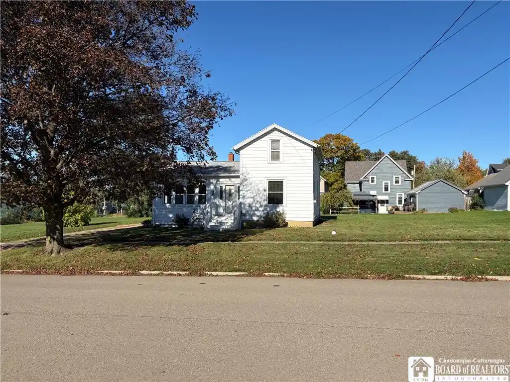 Photo 1 of Single family home for sale at 224 Nevins St, Dunkirk, NY 14048 | MLS# R1722996 | Listing updated on 2026-10-21