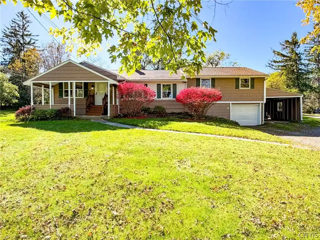 Single family home for sale at 4 Wadsworth Rd, New Hartford, NY 13413 | MLS# S1723755