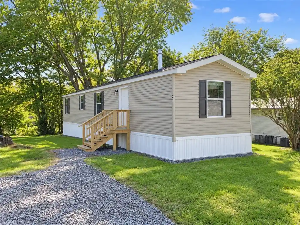 Manufactured home for sale at 21 Karen Dr, Farmington, NY 14425 | MLS# R1723797