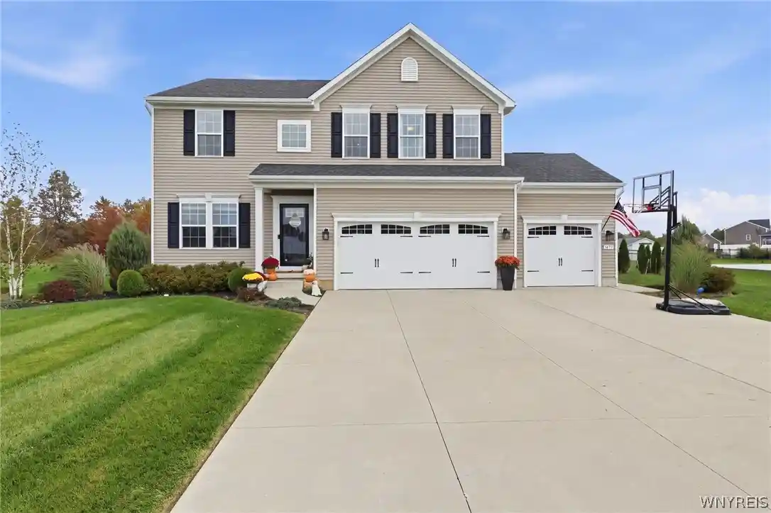 Photo 1 of Single family home for sale at 6653 Dublin Ln, Lockport, NY 14094 | MLS# B1723331 | Listing updated on 2026-10-25
