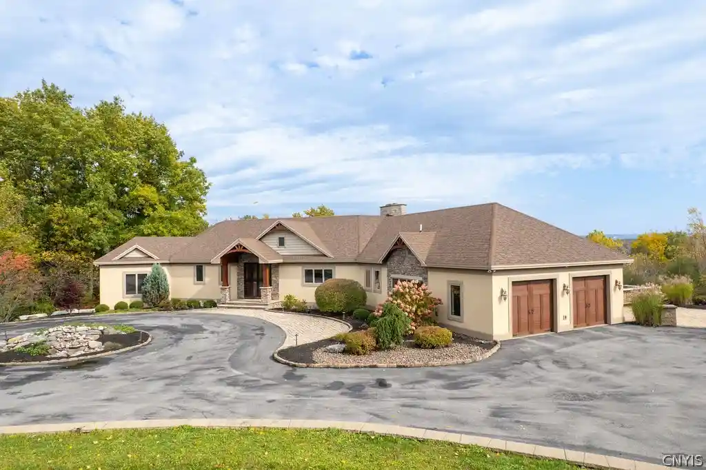 Single family home for sale at 4300b Henneberry Rd, Manlius, NY 13104 | MLS# S1723375