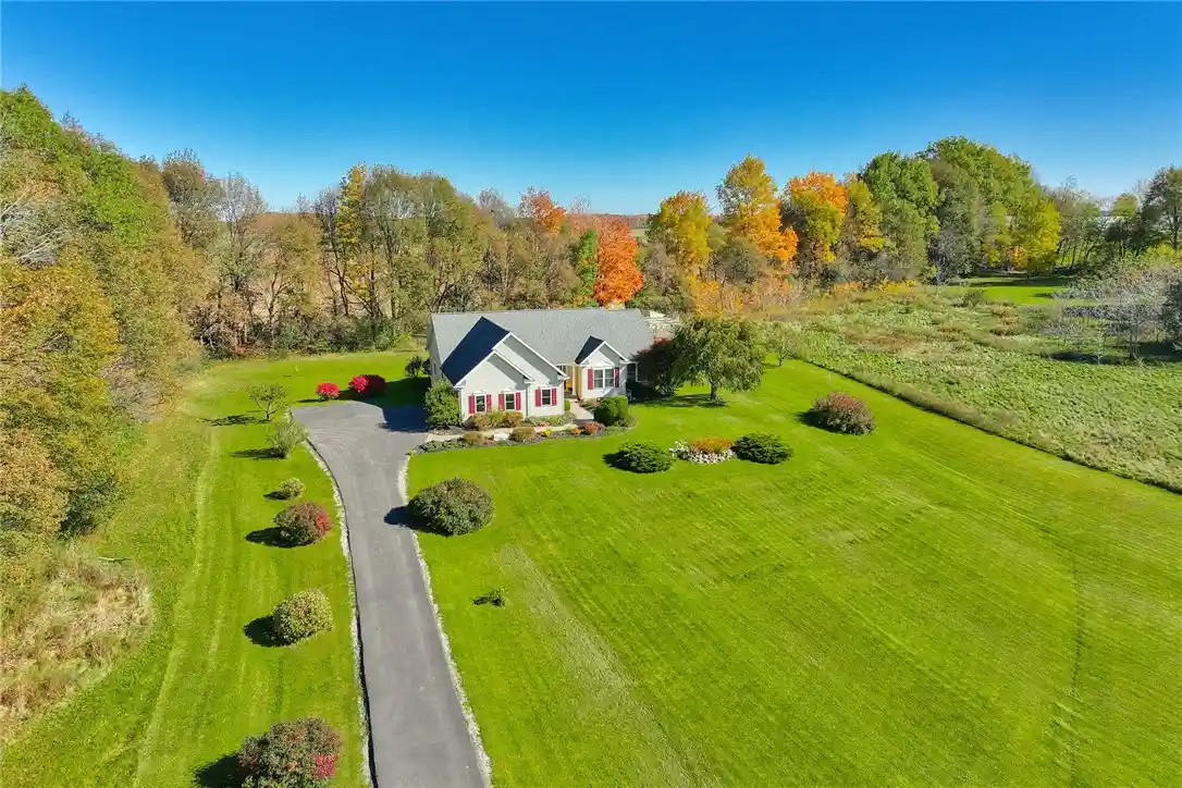 Photo 1 of Single family home for sale at 1909 County Rd 28, Canandaigua, NY 14424 | MLS# R1724067 | Listing updated on 2026-10-28
