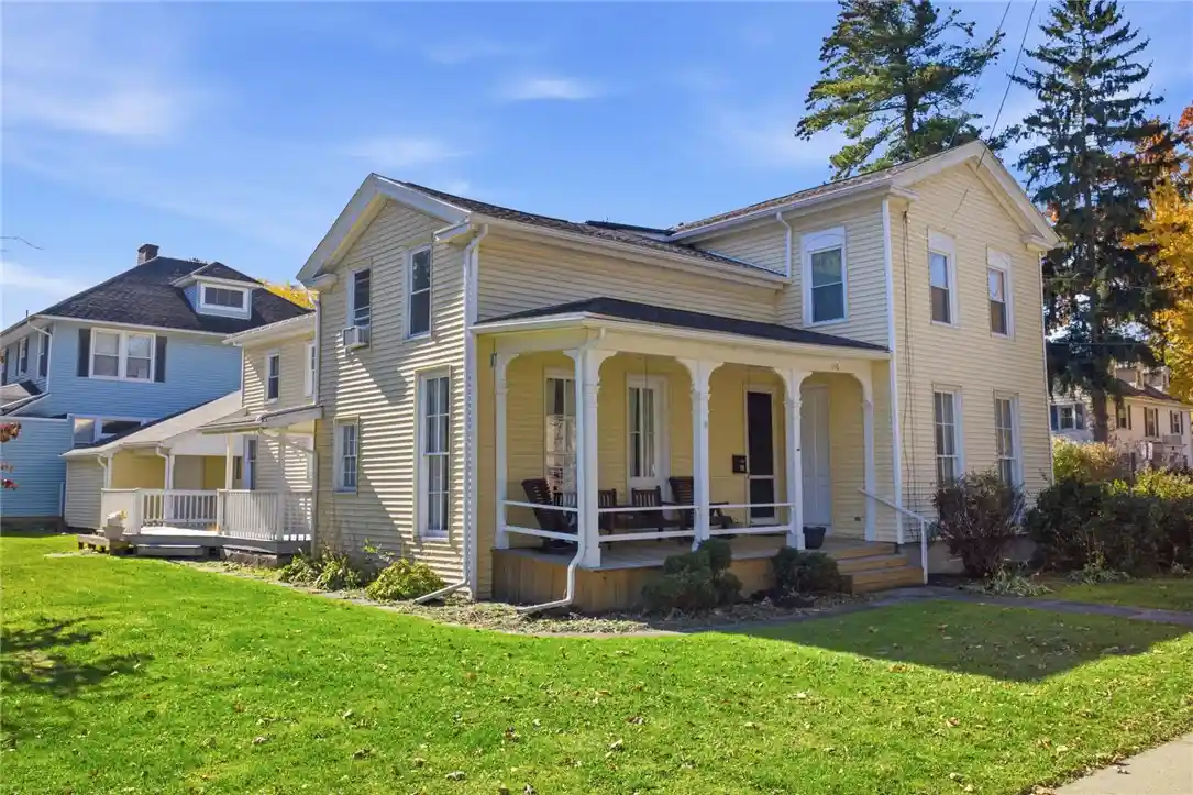 Photo 1 of Single family home for sale at 146 W Buffalo St, Warsaw, NY 14569 | MLS# R1723795 | Listing updated on 2026-10-27