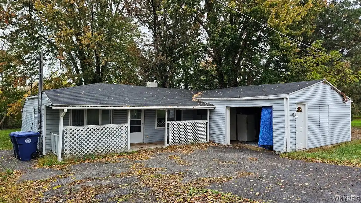 Photo 1 of Single family home for sale at 4687 E Lake Rd, Wilson, NY 14172 | MLS# B1723626 | Listing updated on 2026-10-21