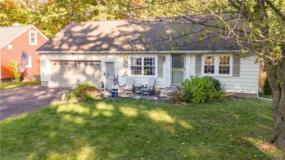 Single family home for sale at 325 Belmore Dr, Syracuse, NY 13212 | MLS# S1720059