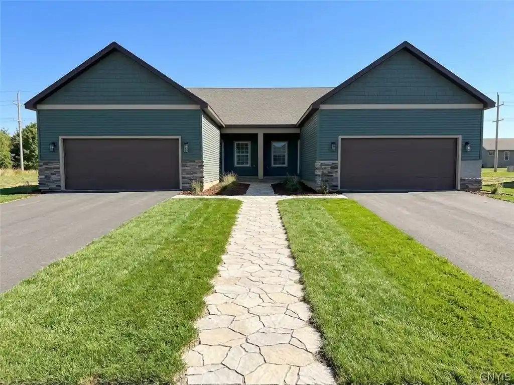 Condo for sale at 269 Dewport Rd, Baldwinsville, NY 13027 | MLS# S1719063