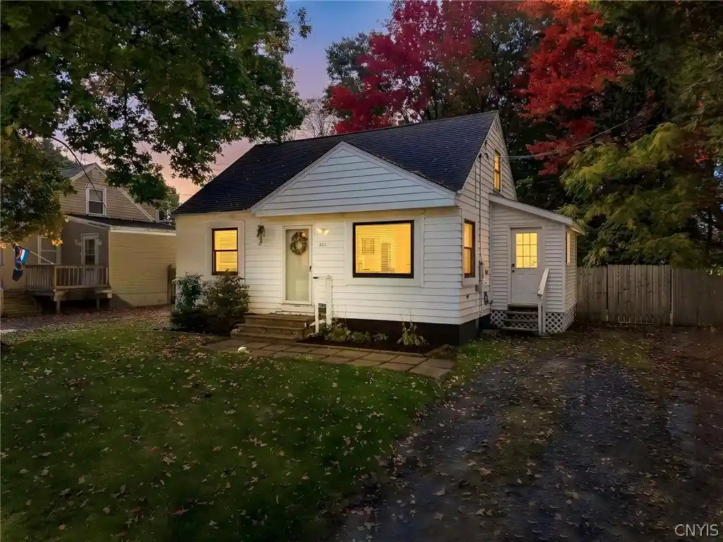 Single family home for sale at 305 Richardson Dr, Syracuse, NY 13212 | MLS# S1724125