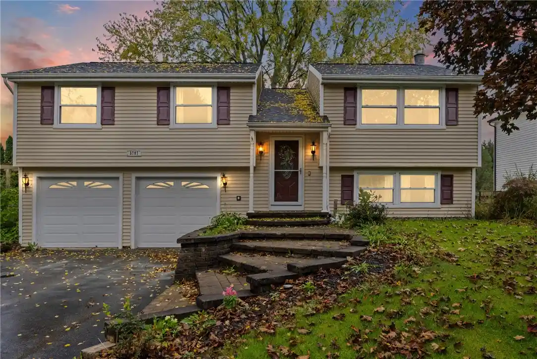 Photo 1 of Single family home for sale at 5787 Bonnie Brae Cir, Farmington, NY 14425 | MLS# R1723598 | Listing updated on 2026-10-22