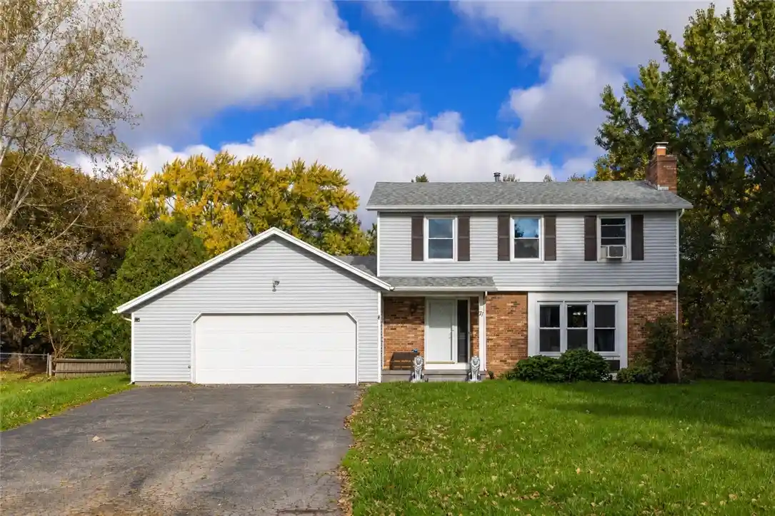 Single family home for sale at 71 Olde Tavern Cir, Rochester, NY 14612 | MLS# R1724456