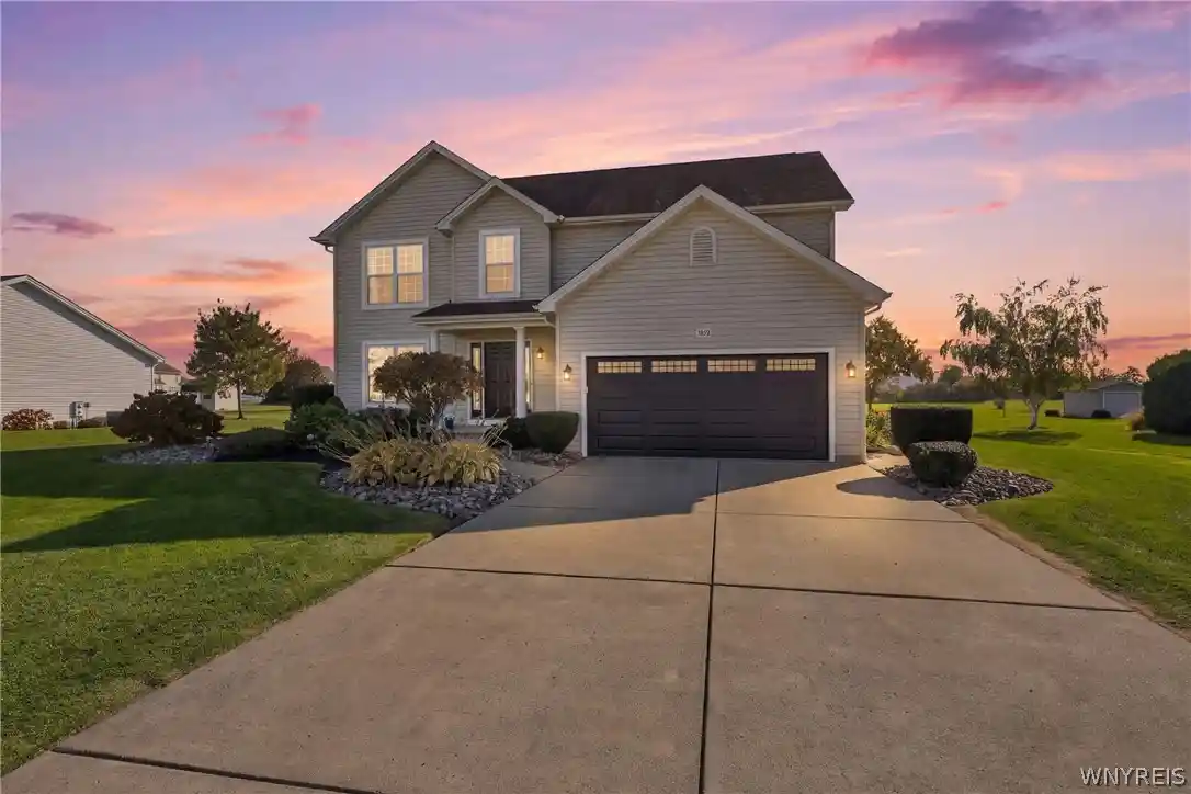 Single family home for sale at 3852 Stone Ridge Rd, North Tonawanda, NY 14120 | MLS# B1723880