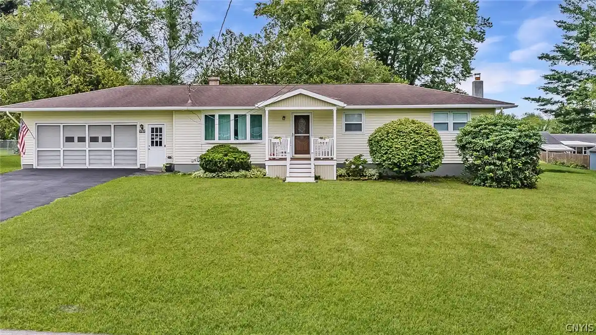 Single family home for sale at 5782 Linda Dr, Marcy, NY 13403 | MLS# S1721037