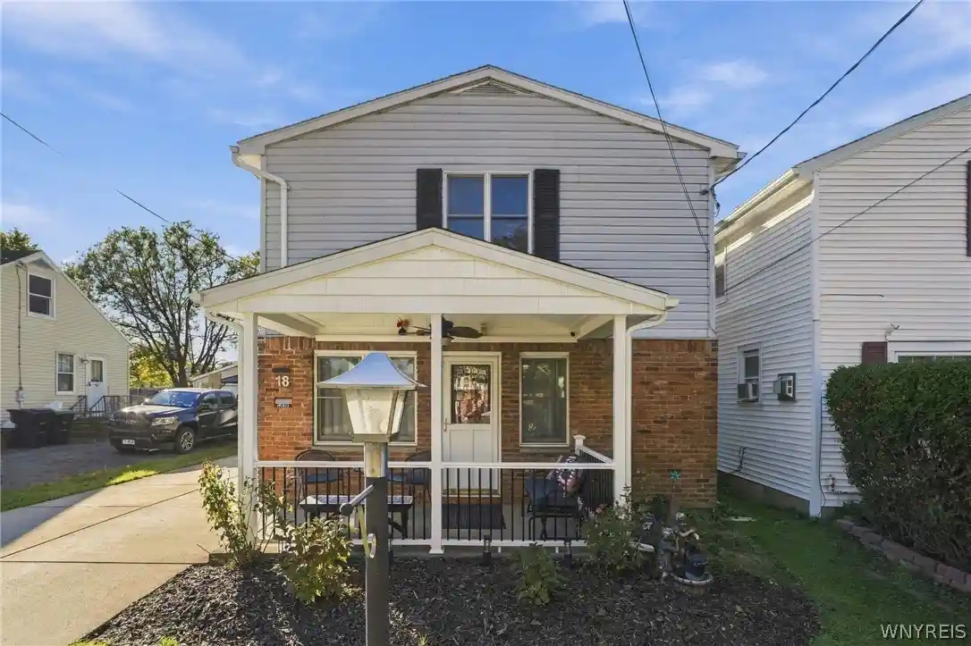 Photo 1 of Single family home for sale at 18 Wall St, Tonawanda, NY 14150 | MLS# B1724012 | Listing updated on 2026-10-29