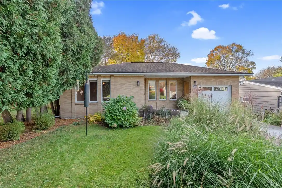 Single family home for sale at 118 Fairwood Dr, Syracuse, NY 13219 | MLS# S1719819