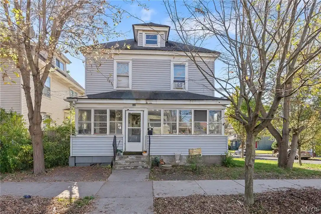 Photo 1 of Single family home for sale at 400 Graves St, Syracuse, NY 13203 | MLS# S1724036 | Listing updated on 2026-10-25