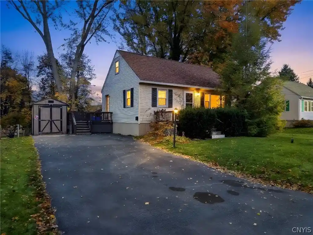 Single family home for sale at 114 Maclaughlin St, Camillus, NY 13031 | MLS# S1724825