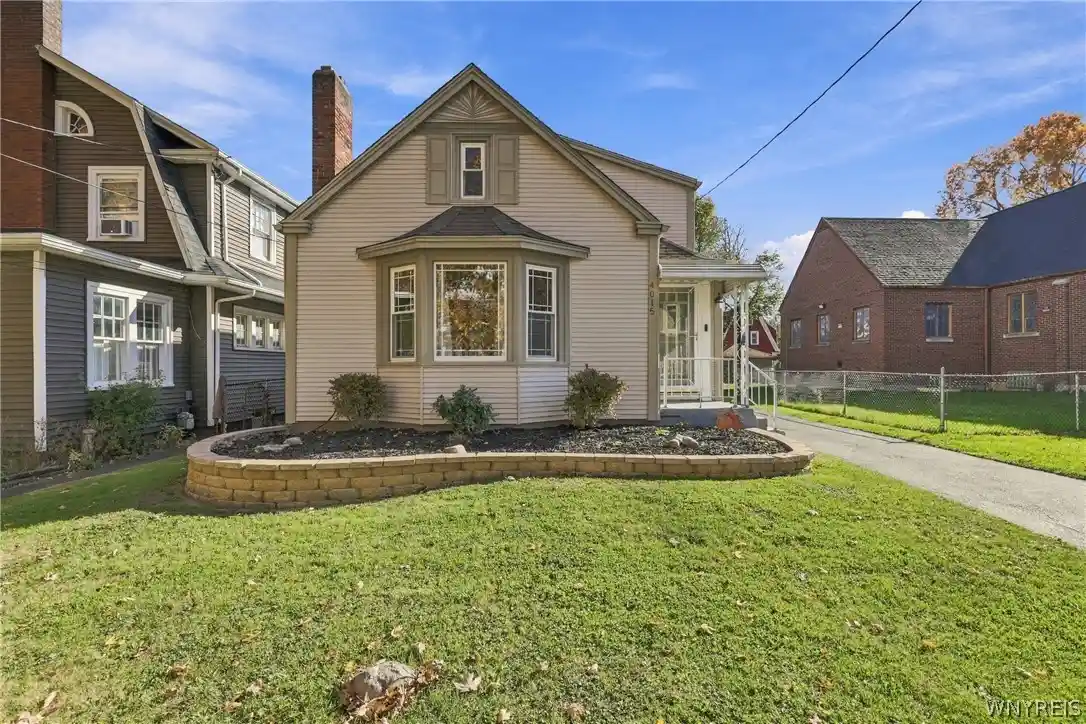 Photo 1 of Single family home for sale at 4015 Mckoon Ave, Niagara Falls, NY 14305 | MLS# B1724959 | Listing updated on 2026-10-28