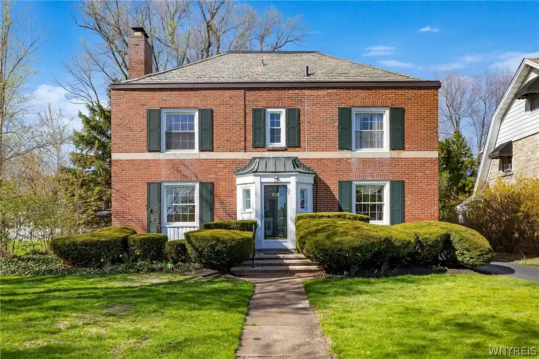 Single family home for sale at 178 Deerhurst Park Blvd, Buffalo, NY 14217 | MLS# B1724046