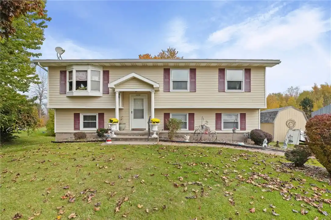 Photo 1 of Single family home for sale at 6878 Tuckahoe Rd, Williamson, NY 14589 | MLS# R1725007 | Listing updated on 2026-10-29