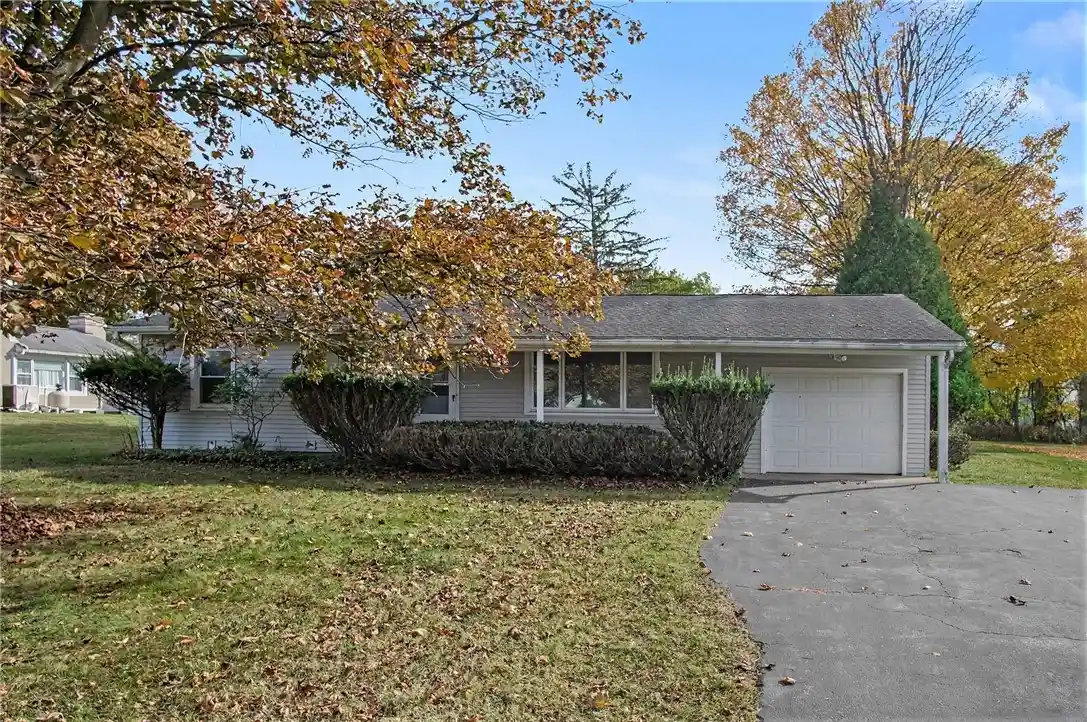 Photo 1 of Single family home for sale at 11 Crystal Springs Ln, Fairport, NY 14450 | MLS# R1724930 | Listing updated on 2026-10-27