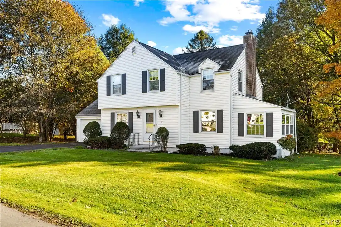Single family home for sale at 15 Bedford Dr, Whitesboro, NY 13492 | MLS# S1724279
